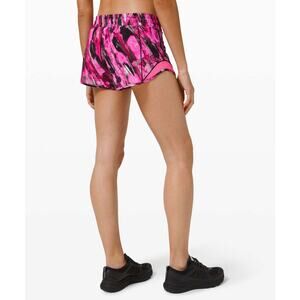 Lululemon Hotty Hot Short II *2.5"